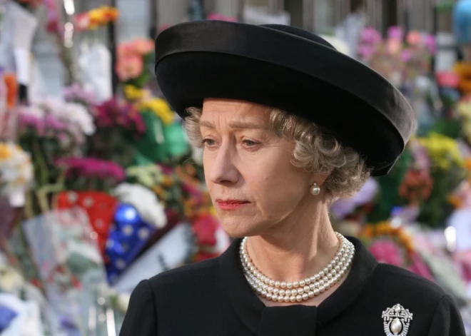 Хелен Миррен почтила память королевы Елизаветы II, которую играла в кино