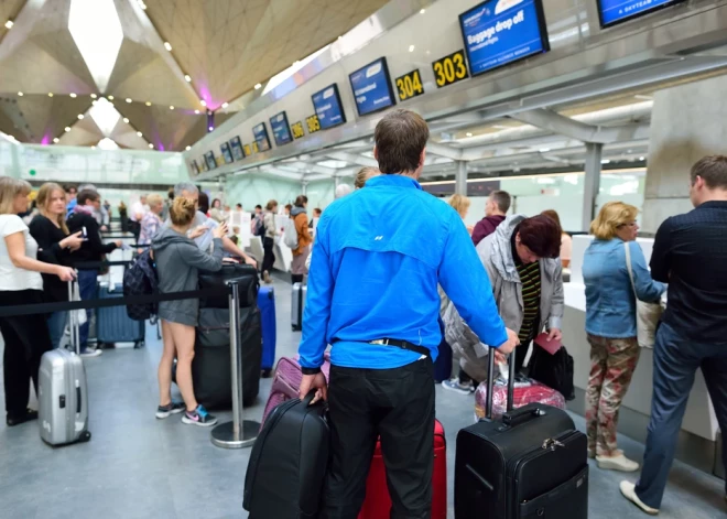 МИД: будет ограничен въезд гражданам РФ с шенгенскими визами в несущественных целях