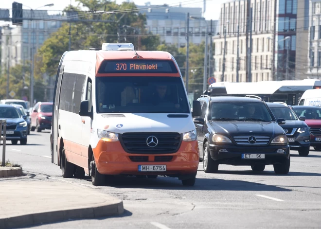 Перевозки осуществляться больше не будут: Rīgas mikroautobusu satiksme признали банкротом