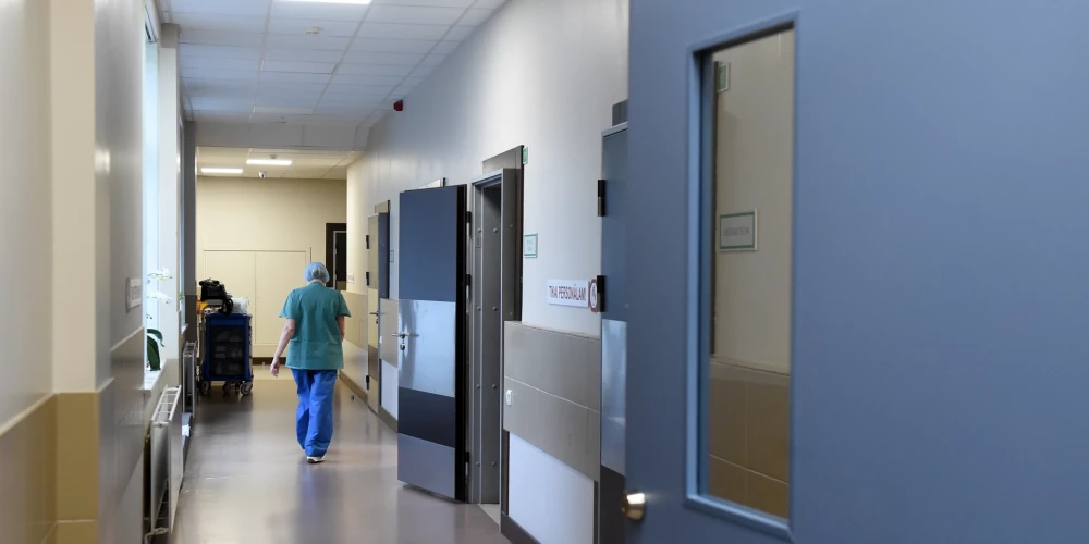 Даугавпилсская больница: не будем экономить на врачах и пациентах, но потребление электроэнергии снизим