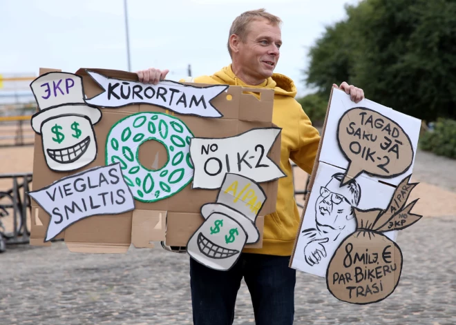 Piekrastes vides aizsardzības biedrības Saulkrastu jūras parkā rīkotā protesta akcija pret Skultes sašķidrinātās dabasgāzes termināli.