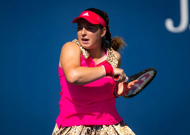 Ostapenko vienspēļu rangā pakāpjas uz 15. pozīciju, bet dubultspēlēs - septīto