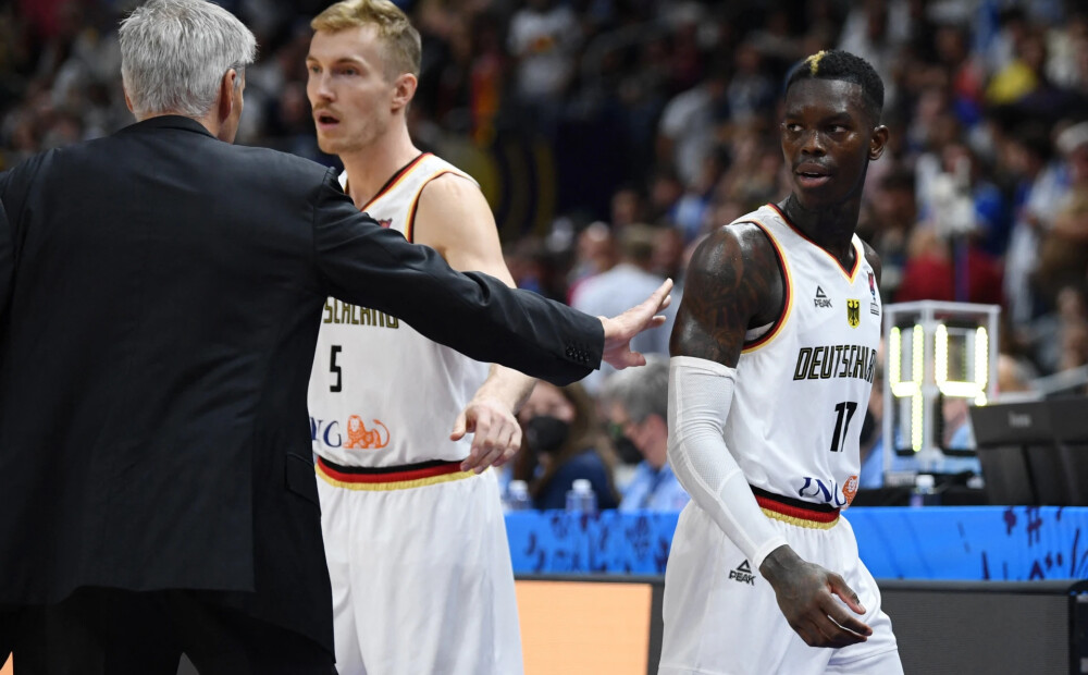 Vācijas basketbolisti rezultatīvā mačā uzvar grieķus un kļūst par Spānijas pretiniekiem pusfinālā