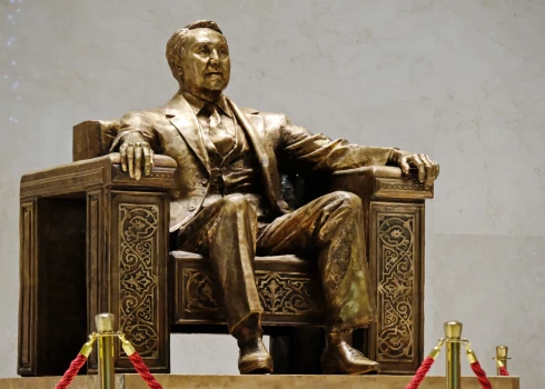 Bronze statue of former President of Kazakhstan Nursultan Nazarbayev. National museum. Nur-Sultan, Kazakhstan.