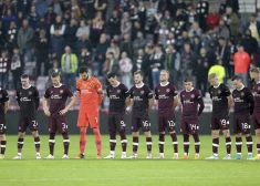 "Hearts" futbolisti devušies laukumā uz otro puslaiku pret Stambulas "Bašakšehir", kad tikko uzzinājuši par karalienes Elizabetes II nāvi.