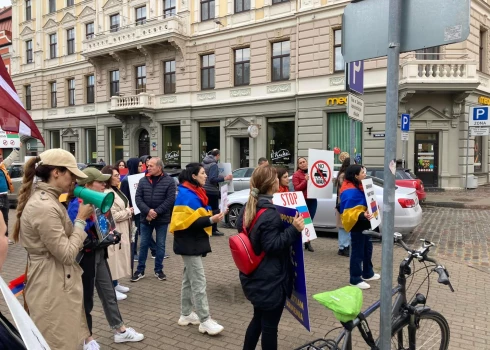 Armēnija trešdien paziņoja, ka nesenajās sadursmēs ar Azerbaidžānu, kas ir smagākās kopš 2020. gada kara par Kalnu Karabahu, dzīvību zaudējuši 105 Armēnijas karavīri. (Foto: Jauns.lv)