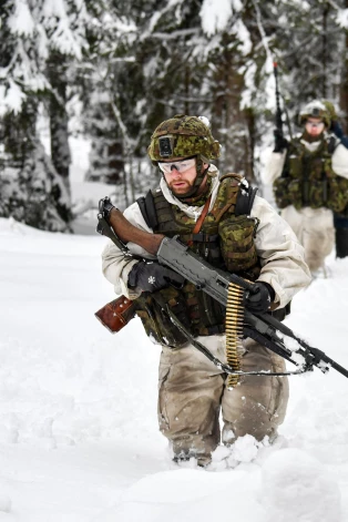 Igaunijas karavīri februārī NATO mācībās “Winter Camp”. 