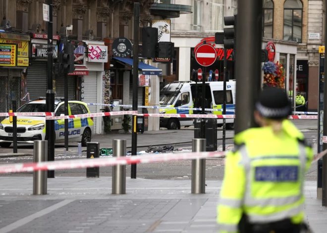 Londonas centrā sadurti divi policisti