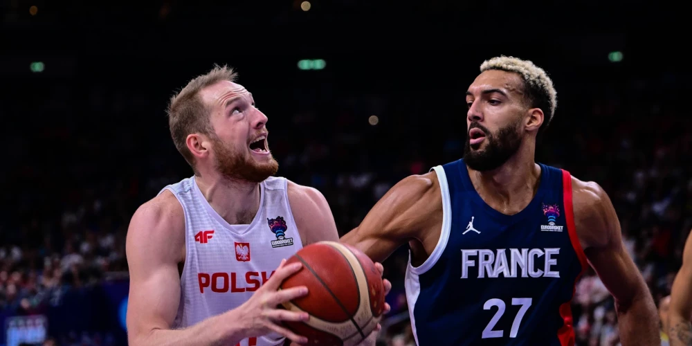 Pusfinālā Francijas basketbolisti ar rezultātu 95:54 (15:9, 19:9, 30:18, 31:18) pārspēja Poliju 