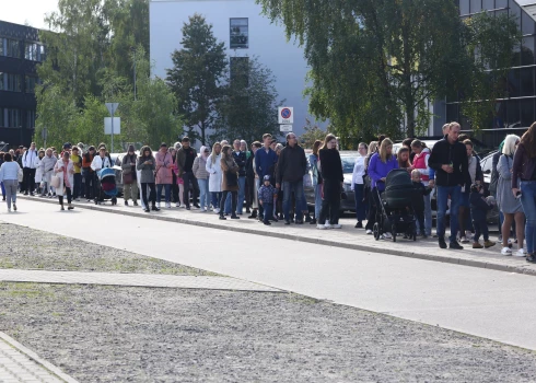 FOTO: pērļu mednieki dodas uz "Andelemandele" pasākumu Ķīpsalā