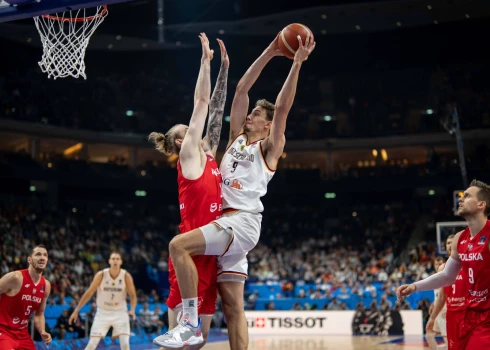 Vācija ar rezultātu 82:69 (19:14, 17:9, 18:26, 28:20) guva uzvaru pār Polijas basketbolistiem.