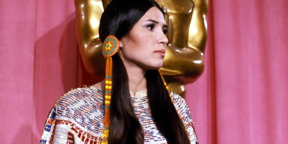 Американская киноакадемия извинилась перед индианкой, которую освистали на “Оскаре” в 1973-м