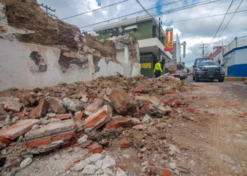 Мощное землетрясение сотрясло Мексику сразу после учений по ликвидации последствий землетрясений