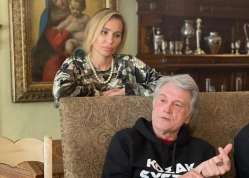 "Я плачу": дочь экс-президента Украины Виктора Ющенко сообщила, что ее сын тайком вернулся домой из Канады