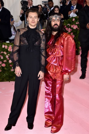 2019. gada Met Gala ar Gucci modes nama radošo direktoru Alesandro Mikēli.