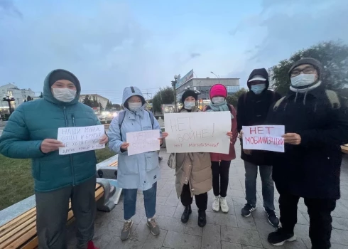 Люди постепенно выходят на митинги