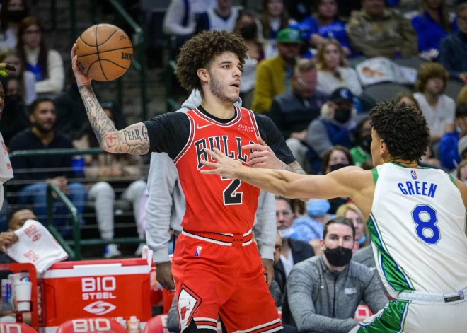 "Bulls" aizsargs Bols savainojuma dēļ izlaidīs NBA sezonas sākumu