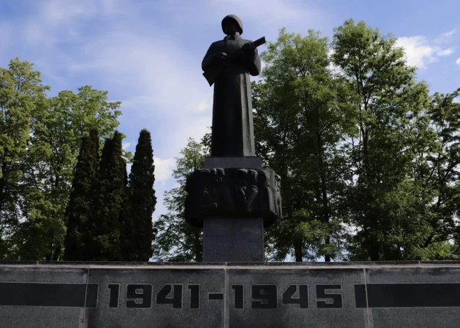 Части памятника "Алеша" в Резекне после сноса будут переданы Музею оккупации