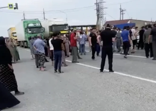 VIDEO: Dagestānā protestētāji pret mobilizāciju nobloķējuši federālo šoseju