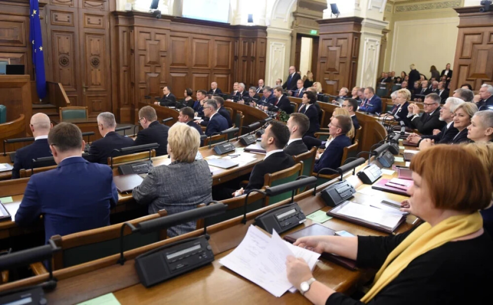 Saeima noraida opozīcijas priekšlikumu indeksēt sociālos pabalstus