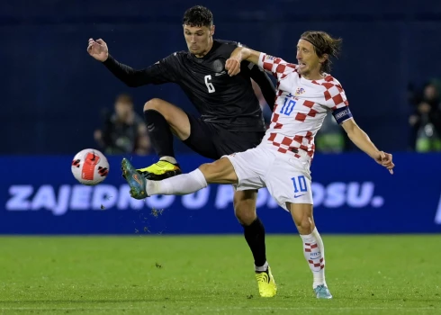 Horvātijas futbolisti Nāciju līgas mačā cīņā par pirmo vietu grupā uzveic Dāniju