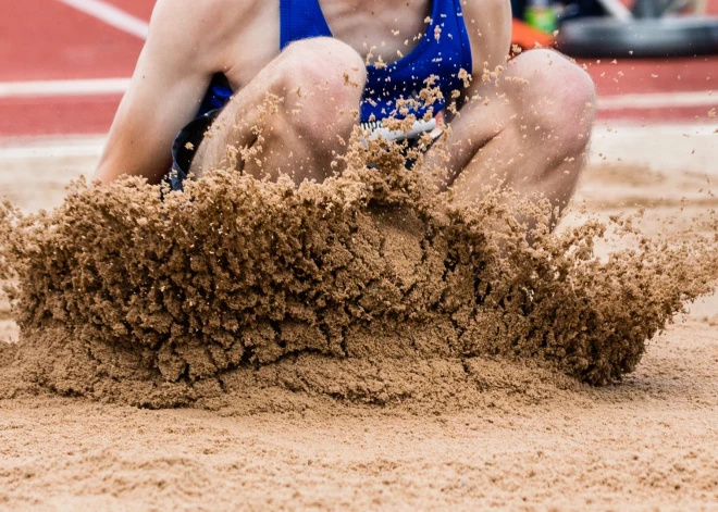 Latvijas vieglatlēts 19 gadus pēc sacensībām tiek pie pasaules čempionāta medaļas