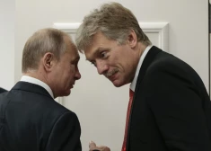 Владимир Путин и Дмитрий Песков