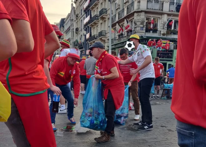 Piemērs, kam sekot. Velsas futbola fanu rīcība iepriecina mājiniekus beļģus