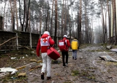 Starptautiskā Sarkanā Krusta pārstāvji uzņēmušies saistības par Mariupoles aizstāvjiem, bet neviens viņus pēc nonākšanas okupantu gūstā nav redzējis.