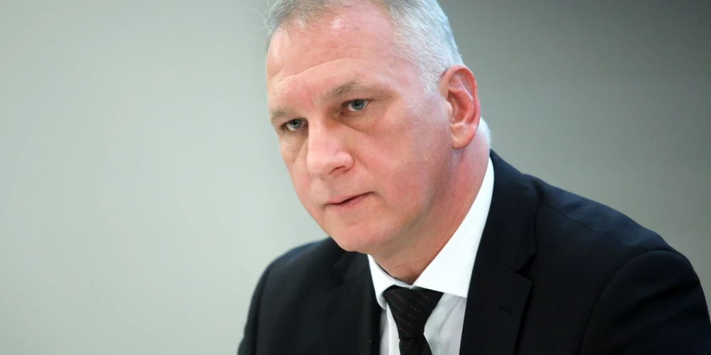 KNAB sāktās lietas dēļ pret VID darbiniekiem no amata atstādināts Muitas policijas priekšnieks Podiņš