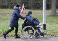 Invalīdu un viņu draugu apvienības “Apeirons” dati liecina, ka apmēram 40% Latvijas iedzīvotāju varētu būt nepieciešamība pēc ērtākas vides pieejamības infrastruktūras.