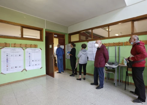 Itālijas parlamenta vēlēšanas: aptaujas liecina, ka uzvarējuši galēji labējie spēki