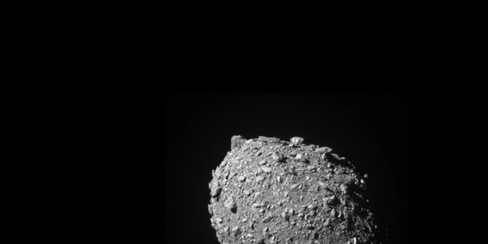 Pasaules glābšanas izmēģinājums: NASA zonde tiešā trāpījumā ielido asteroīdā