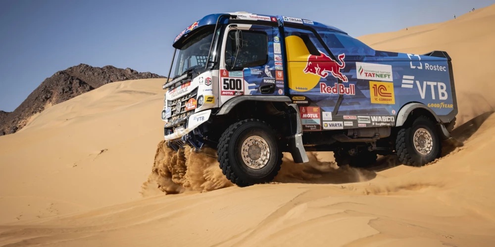 KAMAZ nenosoda karu Ukrainā: Dakaras rallijs paliek bez savas titulētākās komandas