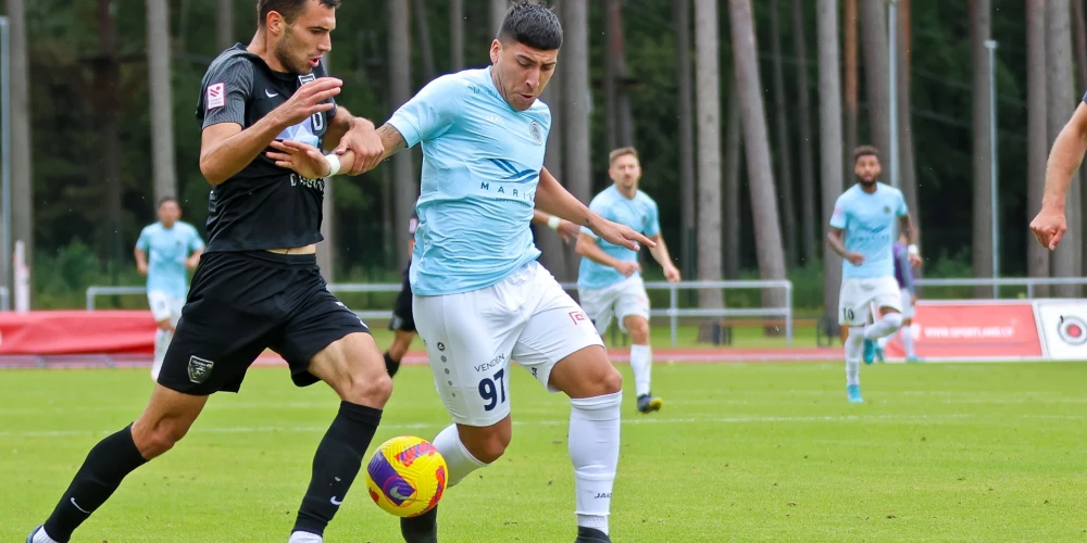 "Riga" uzbrucējs Toress atzīts par futbola virslīgas augusta labāko spēlētāju