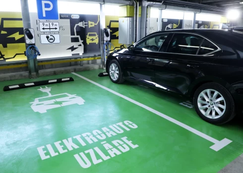 "Latvenergo" gatavojas atklāt pirmās "Elektrum Drive" uzlādes vietas Lietuvā un Igaunijā