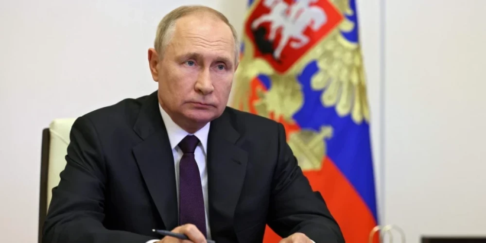 Putins parakstījis dekrētus par okupēto Ukrainas apgabalu "neatkarības" atzīšanu