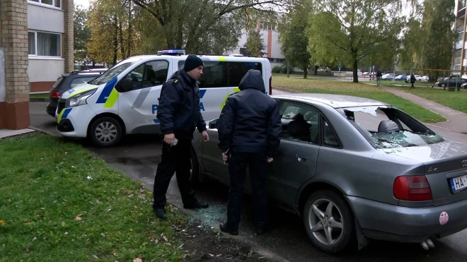 Мужчина разбил свою же машину
