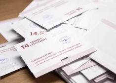 Balsu skaitîðana 14.Saeimas vçlçðanâs 135. vçlçðanu iecirknî VEF Kultûras pilî.