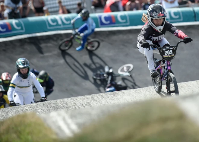 Mūsu BMX riteņbraukšnas talants Veronika Monika Stūriška triumfē U-23 Pasaules kausa kopvērtējumā