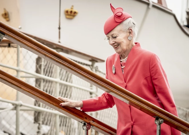 Dānijas karaliene atvainojas pēc karalisko titulu atņemšanas mazbērniem