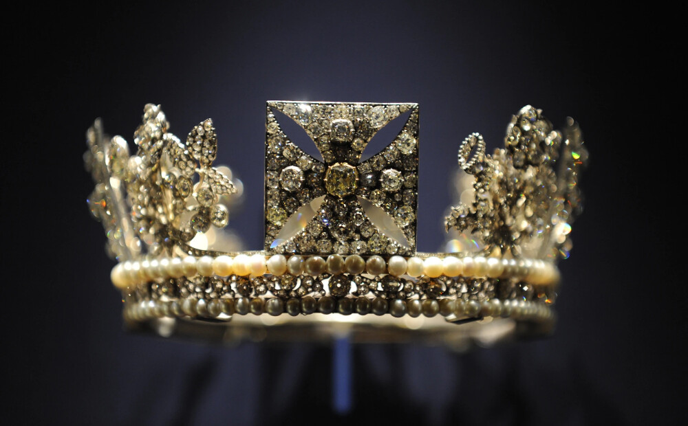 Vai princese Ketrīna mantos karalienes Elizabetes II ārkārtīgi reto 800 000 mārciņu vērto kroni?