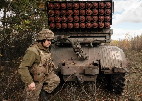 Čehi saziedojuši naudu tankam Ukrainai