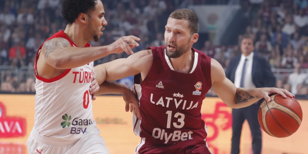 Strēlniekam 15 punkti AEK zaudējumā pirmajā FIBA Čempionu līgas spēlē