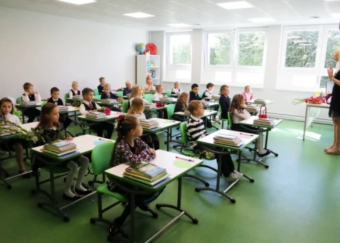 Организация: зарплаты учителей в Латвии с 2015 года выросли почти на 60%