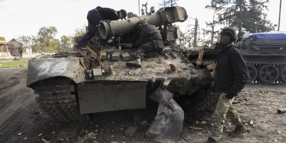 Žurnāls: Krievijas armija kļuvusi par galveno smagā bruņojuma piegādātāju Ukrainas Bruņotajiem spēkiem