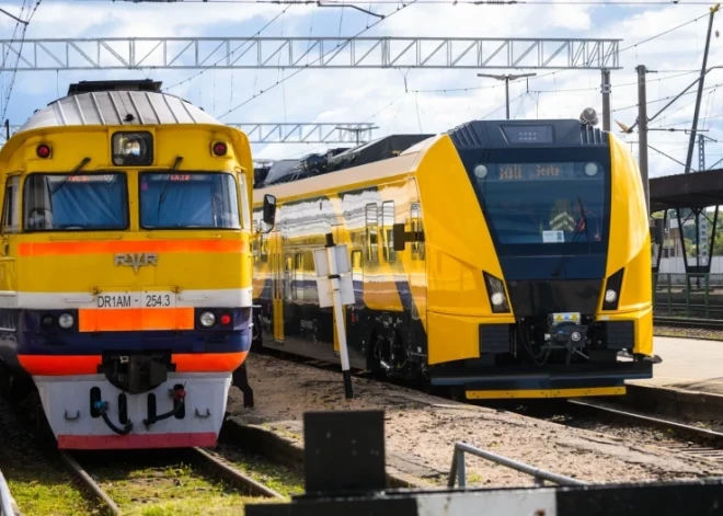 В Латвию доставлен третий полный состав нового электропоезда