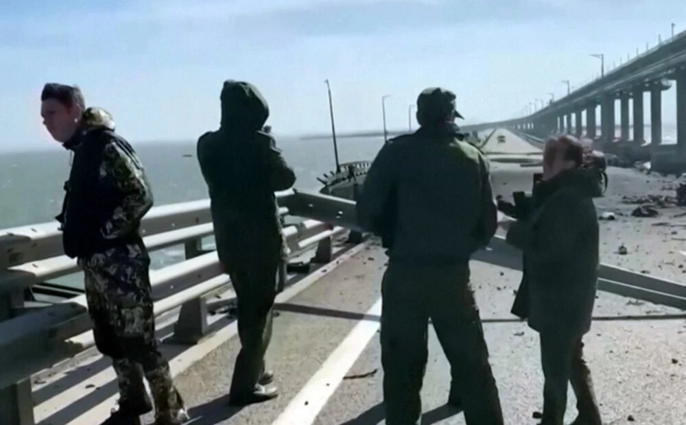 Krievijas izmeklētāji ziņo, ka sprādzienā uz Krimas tilta gājuši bojā 3 cilvēki
