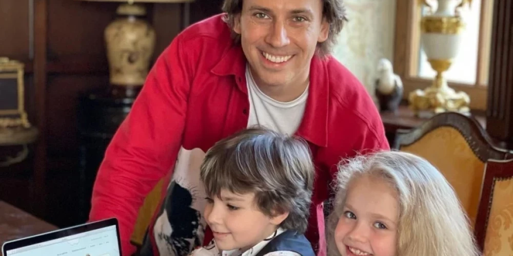 Максим Галкин со своими детьми - Гарри и Лизой (Фото: Instagram)