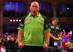 Izcilais Nīderlandes šautriņu metējs Maikls van Gervens.